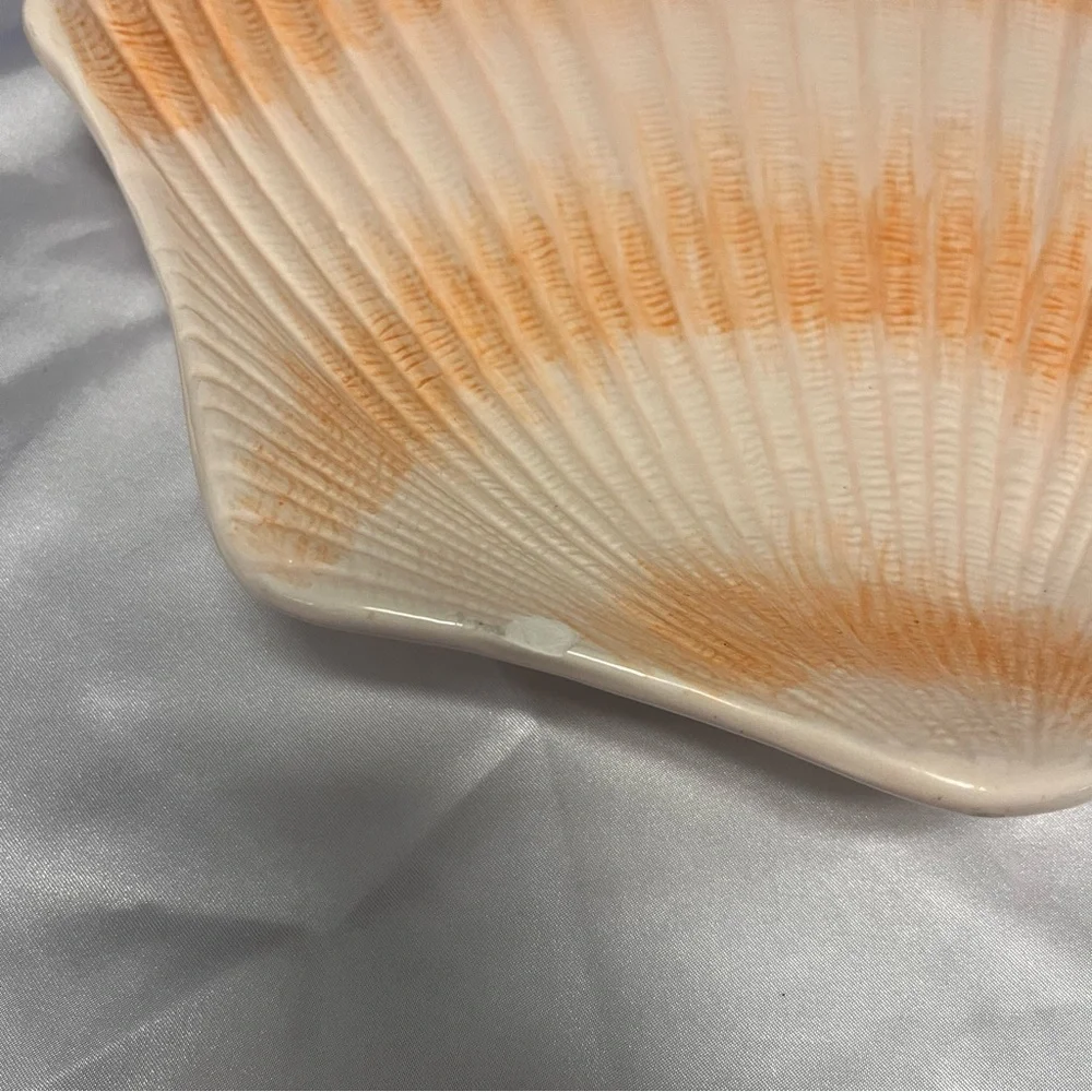 Cardinal,‎ INC. • Light Peach Shell Platter